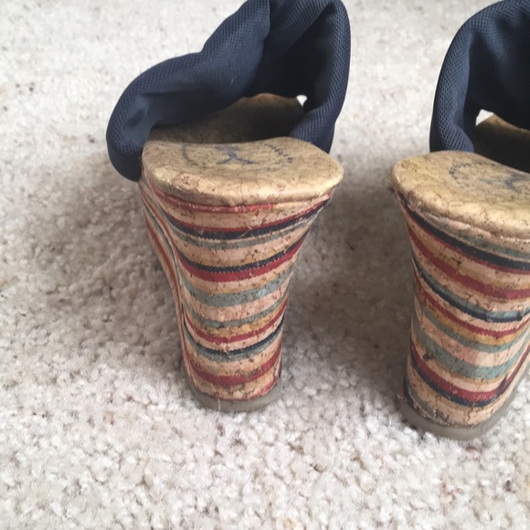 Y Not wedges size 8 - Picture 4 of 4